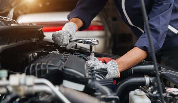 Vomyra AI voice agent booking a car service appointment